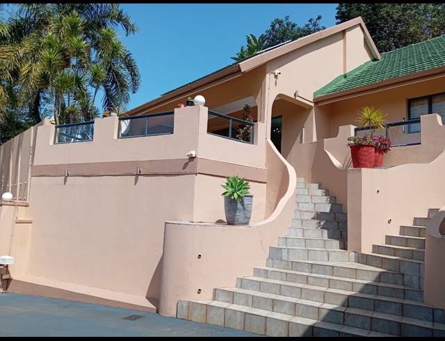 4 BEDROOM HOUSE FOR SALE IN UMHLANGA CENTRAL